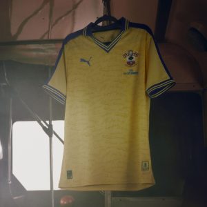 Southampton FA Cup 50th Anniversary Shirt-No ads